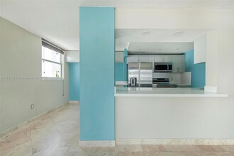 1658 Bay Rd in Miami Beach, FL - Building Photo - Building Photo