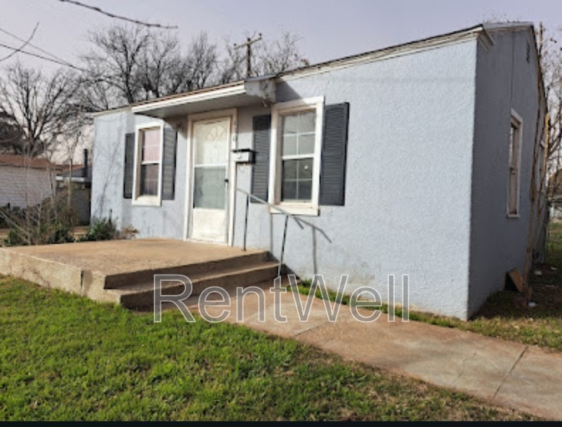 430 E Lubbock St in Slaton, TX - Building Photo