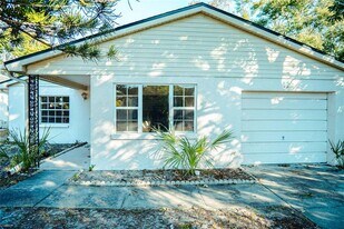 1262 Jeffords St in Clearwater, FL - Building Photo