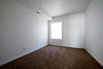 701 N Lotus Ave in Chicago, IL - Foto de edificio - Building Photo