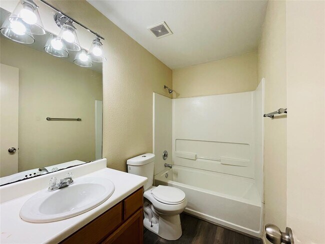 1681 Nichole Woods Dr photo'