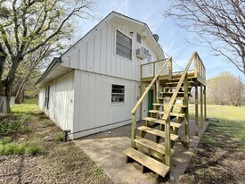 137 Pearce Dr in Pottsboro, TX - Building Photo