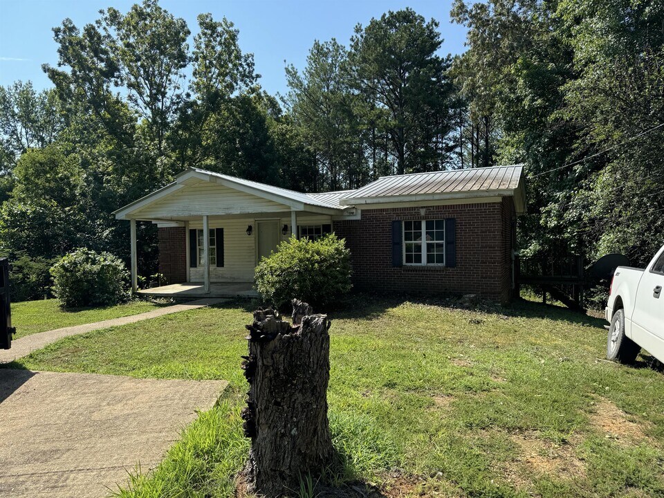 303 Co Rd 1650 in Mooreville, MS - Building Photo