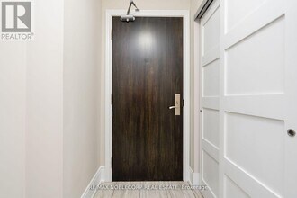 840-840 Queens Plate Dr in Toronto, ON - Building Photo - Building Photo