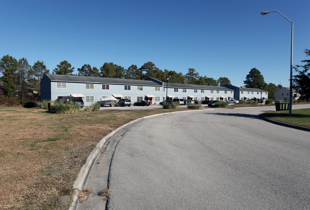 Carteret Townes in Morehead City, NC - Building Photo