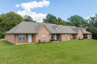 Fountain Square Apartments in Hernando, MS - Foto de edificio - Building Photo