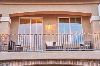 6302 Jackson Spring Rd in Las Vegas, NV - Building Photo - Building Photo