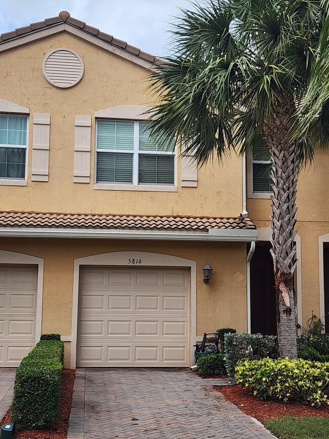 5816 Monterra Club Dr in Greenacres, FL - Building Photo - Building Photo