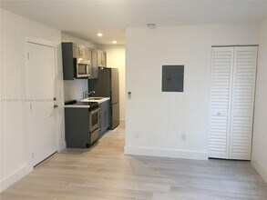 19 Sidonia Ave in Coral Gables, FL - Building Photo - Building Photo