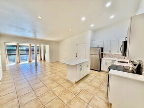 4970 NW 102nd Ave in Doral, FL - Building Photo - Building Photo