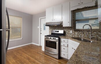 303 Schmeltzer Ln in San Antonio, TX - Building Photo - Building Photo