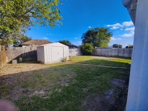 2803 Pompeii St in Brownsville, TX - Building Photo - Building Photo