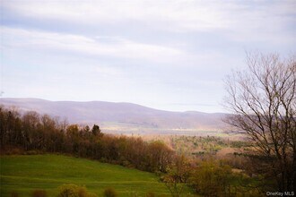 279 Tompkins Rd in Ancram, NY - Building Photo - Building Photo