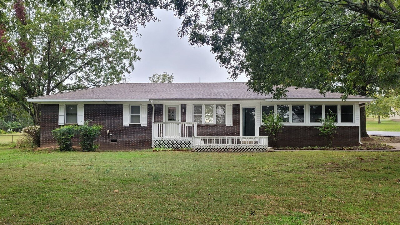 223 S Gunther St in Greenwood, AR - Building Photo