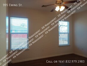 995 Ewing St in Beaumont, TX - Building Photo - Building Photo
