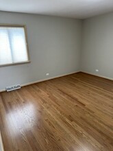 2712 2nd Private Rd in Flossmoor, IL - Building Photo - Building Photo