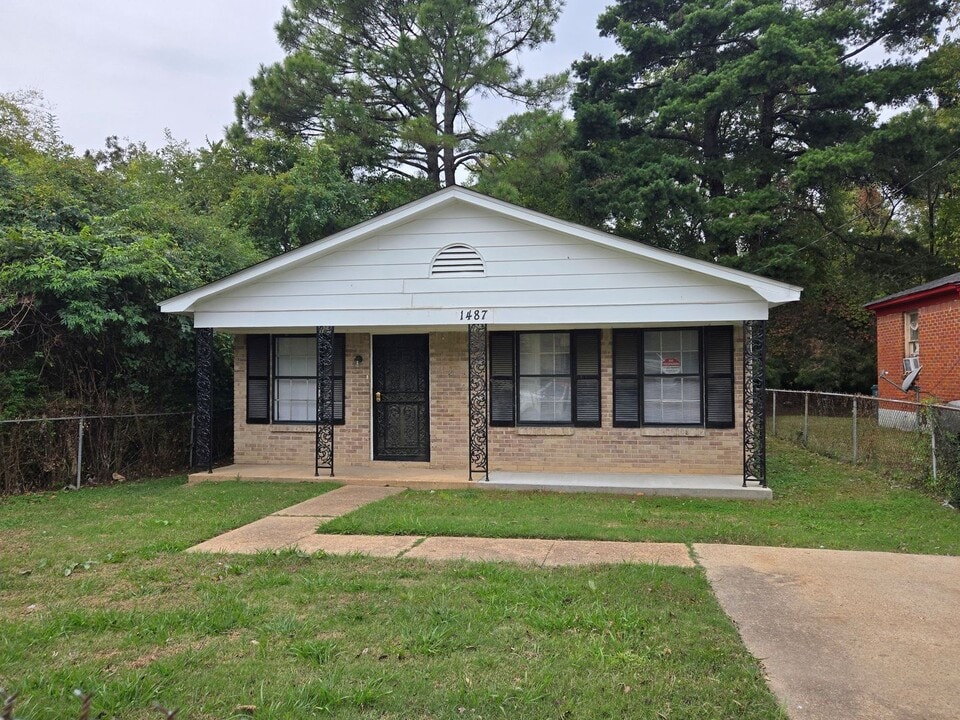 1487 Pope St in Memphis, TN - Building Photo