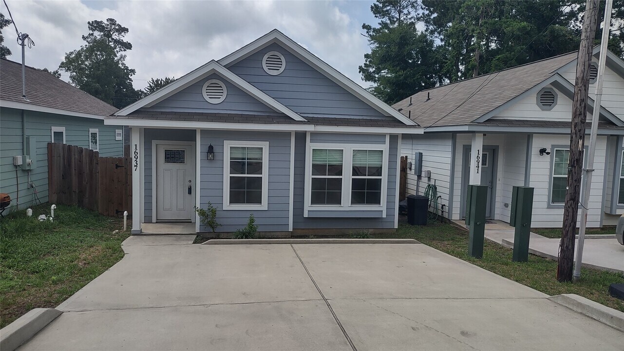 16937 Glenheath St in Montgomery, TX - Building Photo