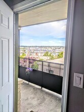 3655 13th Ave W, Unit Unit 4 in Seattle, WA - Building Photo - Building Photo