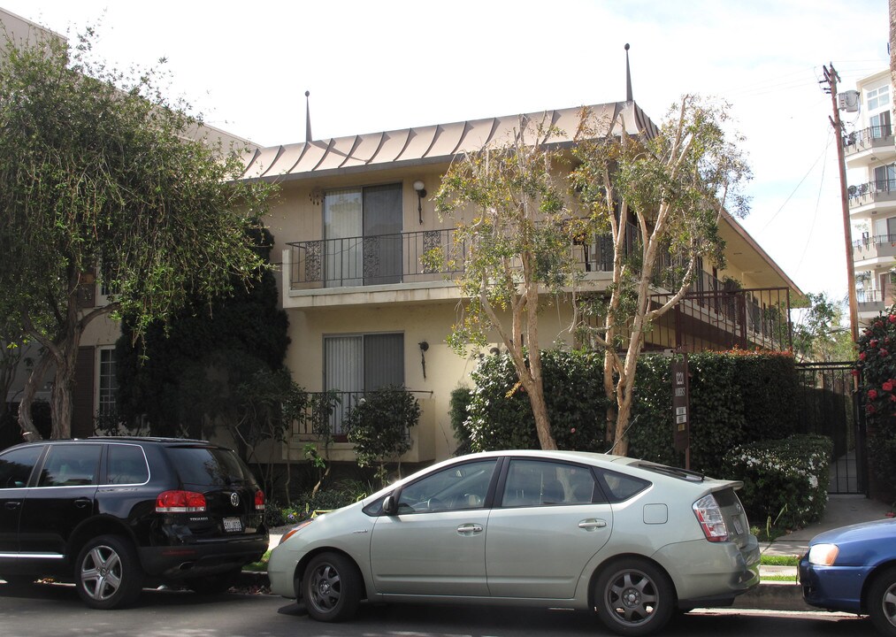 1221 Amherst Ave in Los Angeles, CA - Foto de edificio