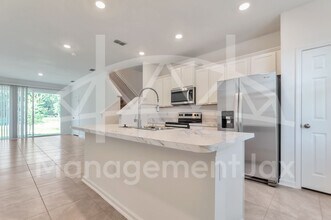 8313 Asteroid St in Jacksonville, FL - Building Photo - Building Photo