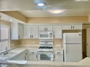 3609 Galatea St, Unit 102 in Las Vegas, NV - Building Photo - Building Photo