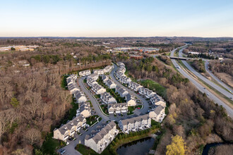 Brookview at Franklin in Franklin, MA - Foto de edificio - Building Photo