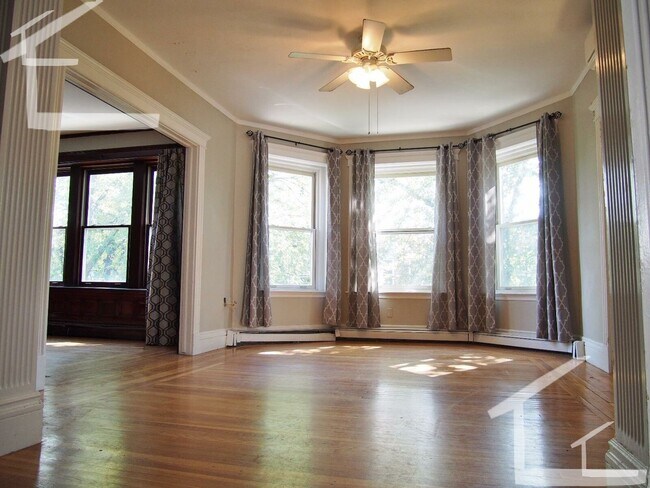 16 Euston St in Brookline, MA - Building Photo - Building Photo