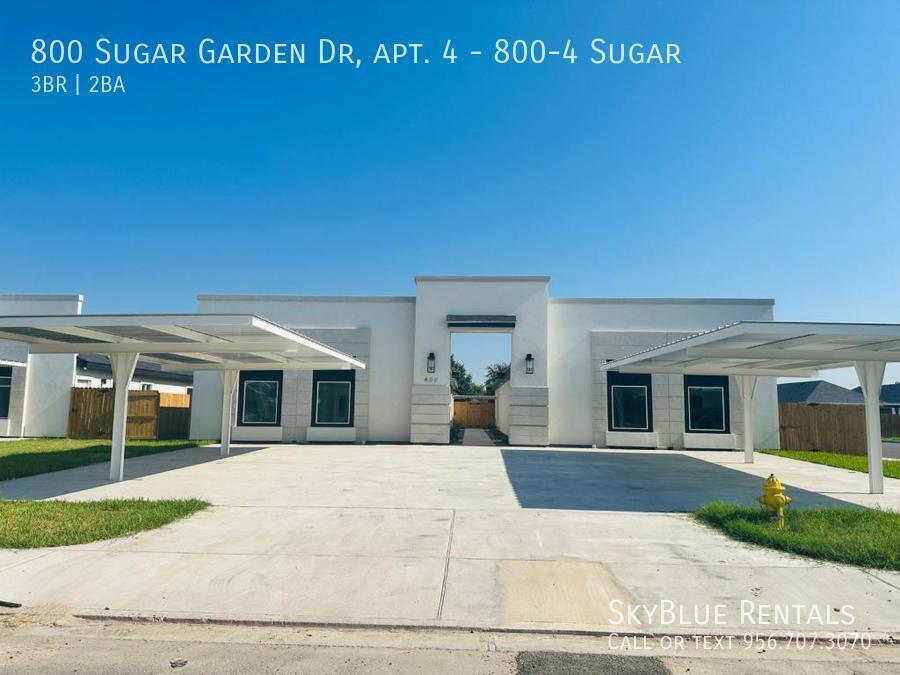 800 Sugar Gdn Dr in Pharr, TX - Building Photo