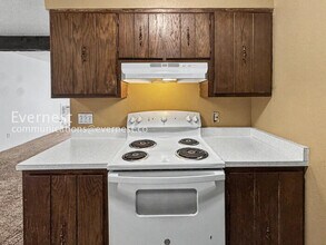 16359 W 10th Ave in Golden, CO - Foto de edificio - Building Photo