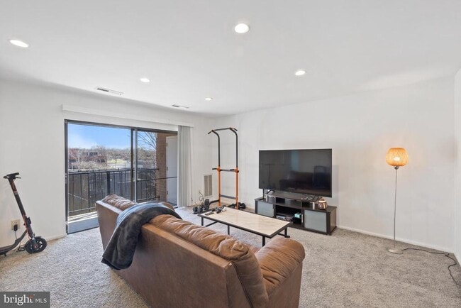 804 Quince Orchard Blvd in Gaithersburg, MD - Building Photo - Building Photo