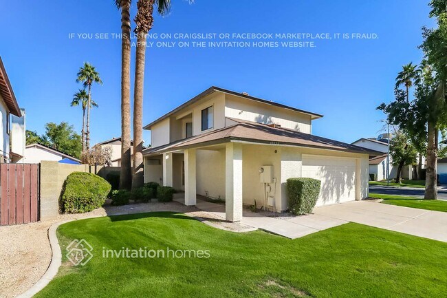 10020 W Roma Ave in Phoenix, AZ - Building Photo - Building Photo