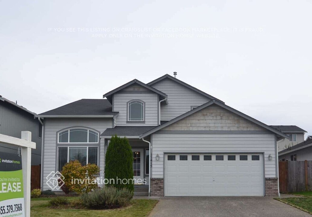 17415 90th Ave E in Puyallup, WA - Building Photo