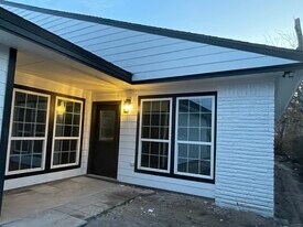 7022 Fondren Rd in Houston, TX - Building Photo