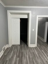 1829 W Wright St, Unit Lower duplex in Milwaukee, WI - Foto de edificio - Building Photo