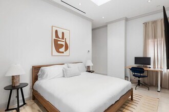 808 Lexington Ave in New York, NY - Building Photo - Building Photo