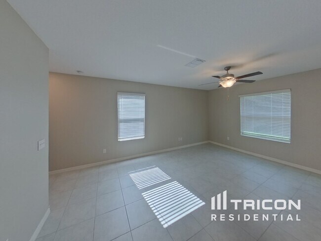 13335 Willow Bluestar Lp in Riverview, FL - Foto de edificio - Building Photo