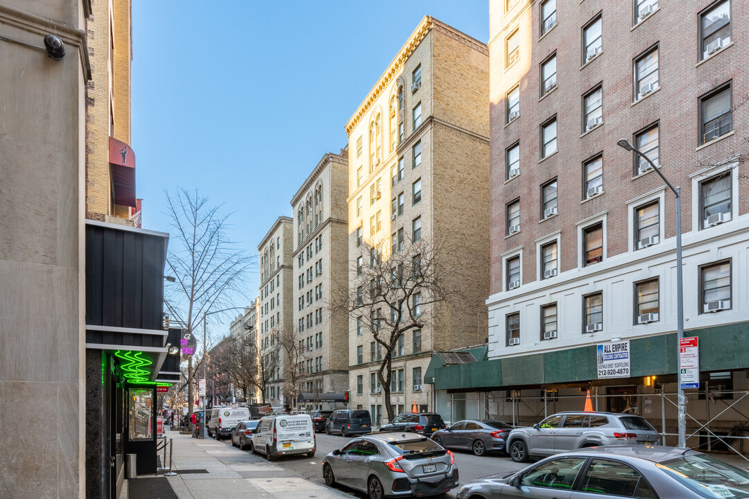 The Whitby in New York, NY - Foto de edificio