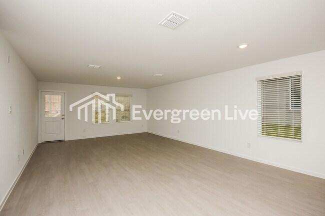 10716 Dusty Rnch Rd in Fort Worth, TX - Building Photo - Building Photo