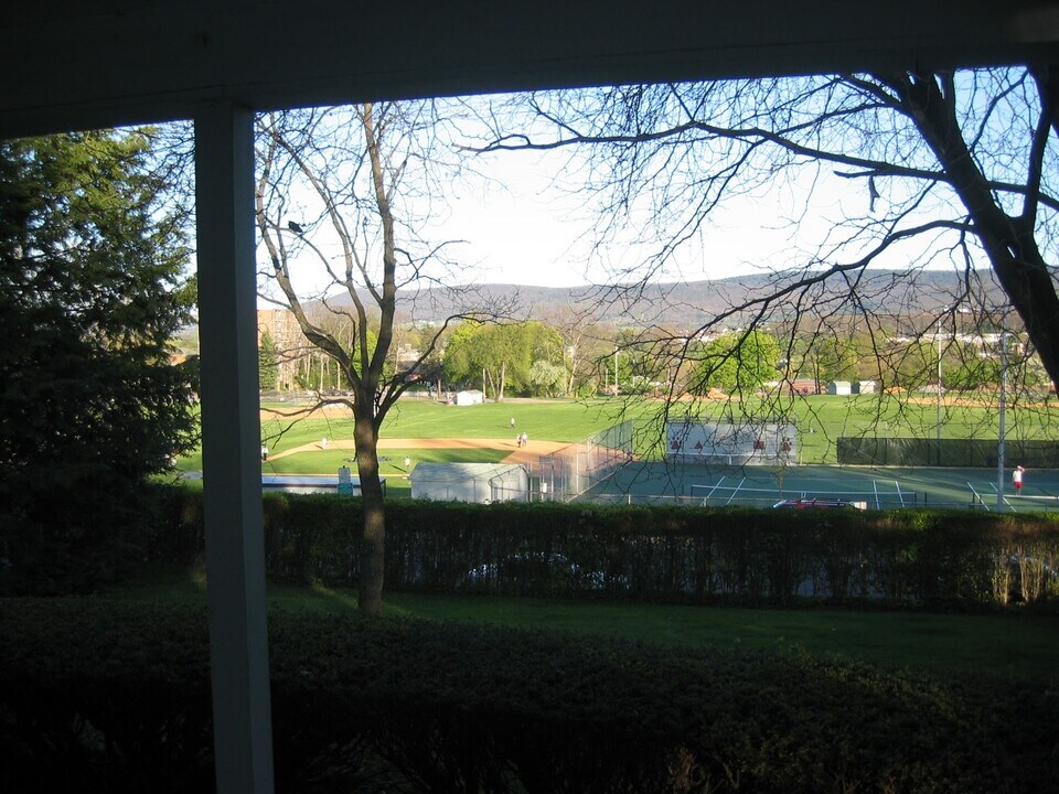 505 W Prospect Ave in State College, PA - Building Photo