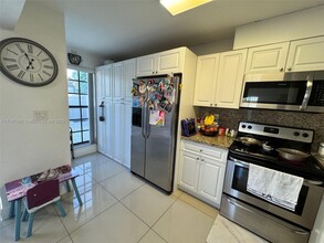 9400 SW 6th Terrace in Miami, FL - Building Photo - Building Photo