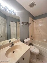 3624 Pine Oak Cir in Ft. Myers, FL - Building Photo - Building Photo