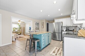 1239 Westlynne Way in Louisville, KY - Building Photo - Building Photo