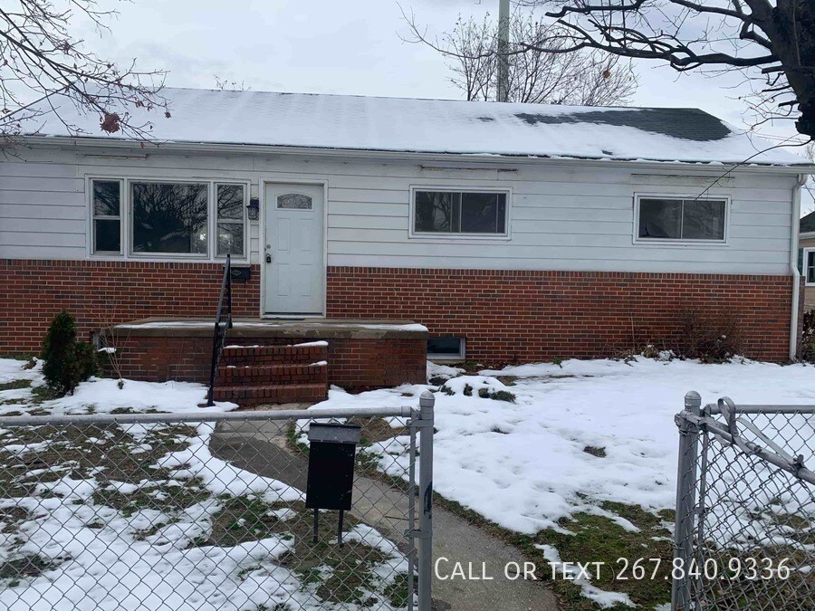 18 Armor Ct in Middle River, MD - Building Photo