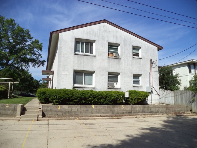 6900 W Appleton Ave in Milwaukee, WI - Building Photo - Building Photo