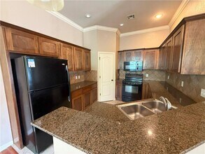 108 Granada St in Fayetteville, AR - Building Photo - Building Photo