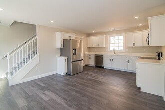 575 Hall St in Manchester, NH - Building Photo - Building Photo