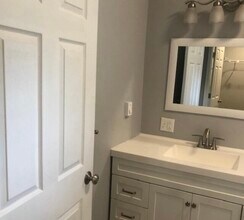 230 Pulaski St, Unit D in Plains Township, PA - Building Photo - Building Photo