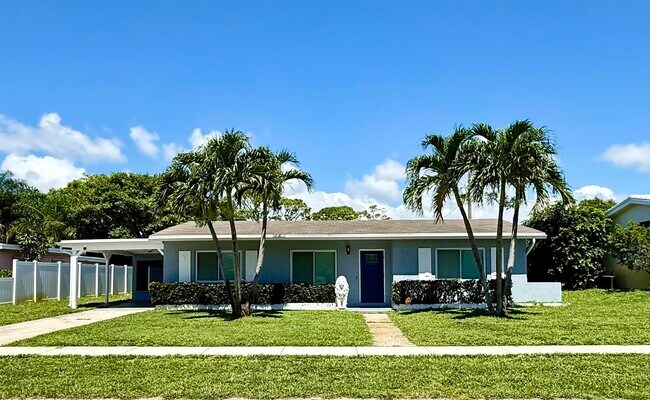 property at 1615 Crest Dr