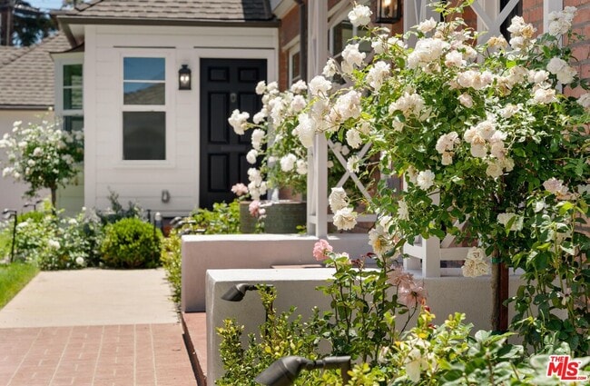 831 Idaho Ave in Santa Monica, CA - Building Photo - Building Photo